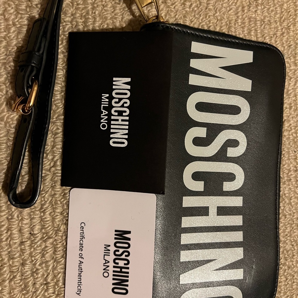 Moschino Leather Wallet with detachable wrist strap - Picture 4 of 6